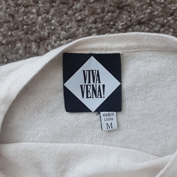 Cropped Cardigan with poms - Picture 3 of 3